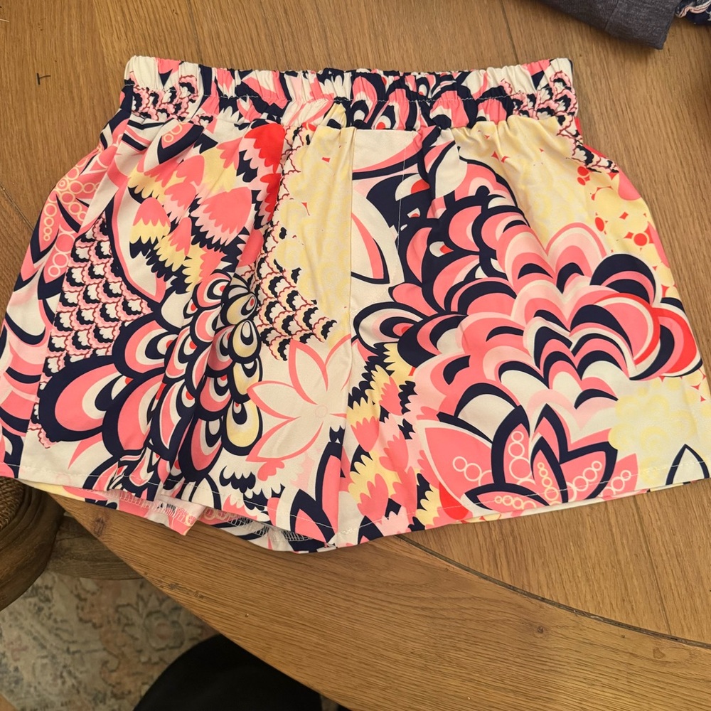 Floral-Printed Women’s Athletic Shorts in Pink & Navy